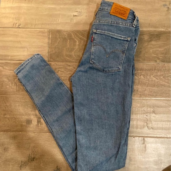Levi’s Jeans - Picture 1 of 3